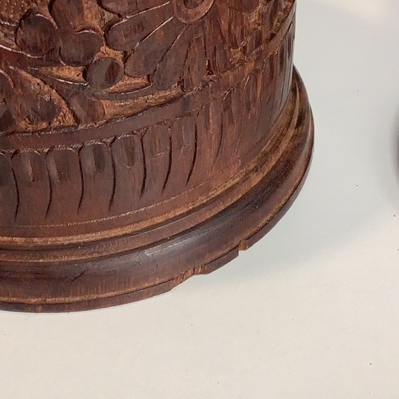 Vintage Hand Carved Wood Floral Pattern Ice Bucket With Lid Handle - Picture 12 of 12